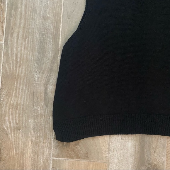 Nest Sweater Crop Sleeveless Tank Top - Picture 6 of 13